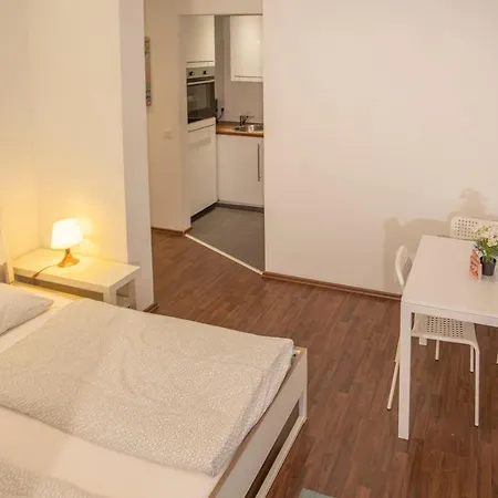 Deluxe City Center Studio Apartment Innsbruck