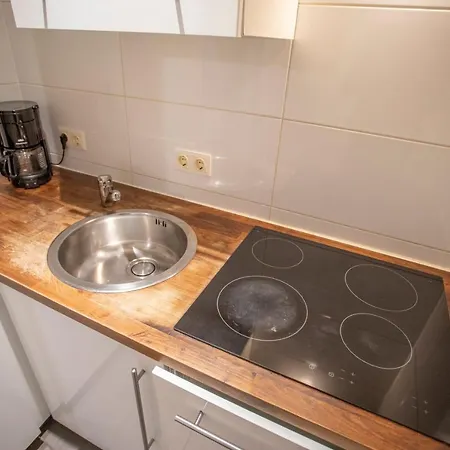 Deluxe City Center Studio Apartment