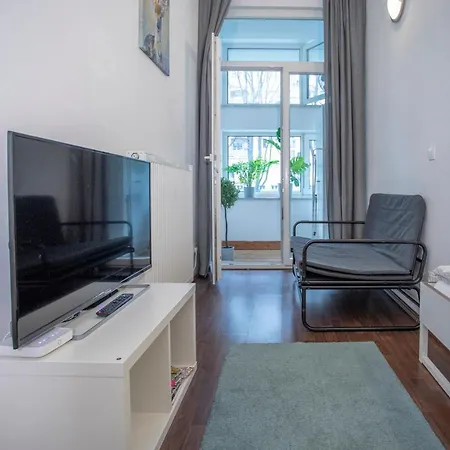 Apartment Deluxe City Center Studio *
